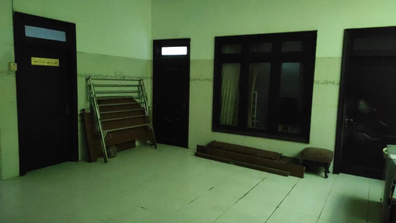 Jual Rumah Strategis di Jalan Ikan Sumbal Perak Barat Surabaya Utara - Thumbnail 2