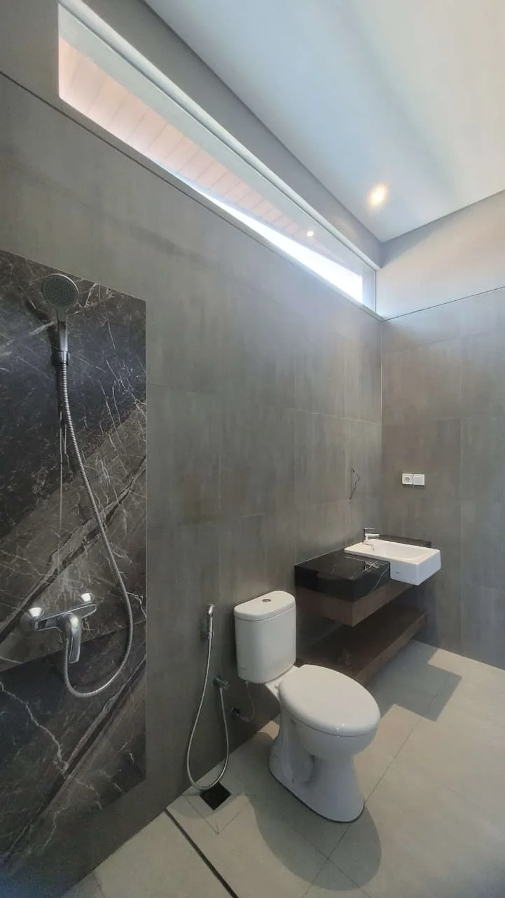 Jual Rumah Baru Minimalis Mewah di Manyar Indah Lokasi Strategis Surabaya Timur - Thumbnail 2