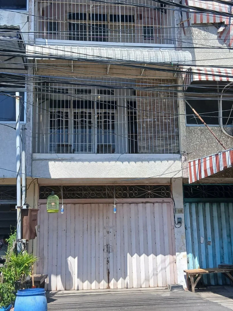Disewakan Ruko 3 Lantai Murah di Jl. Ahmad Jais Surabaya Pusat - Image 1