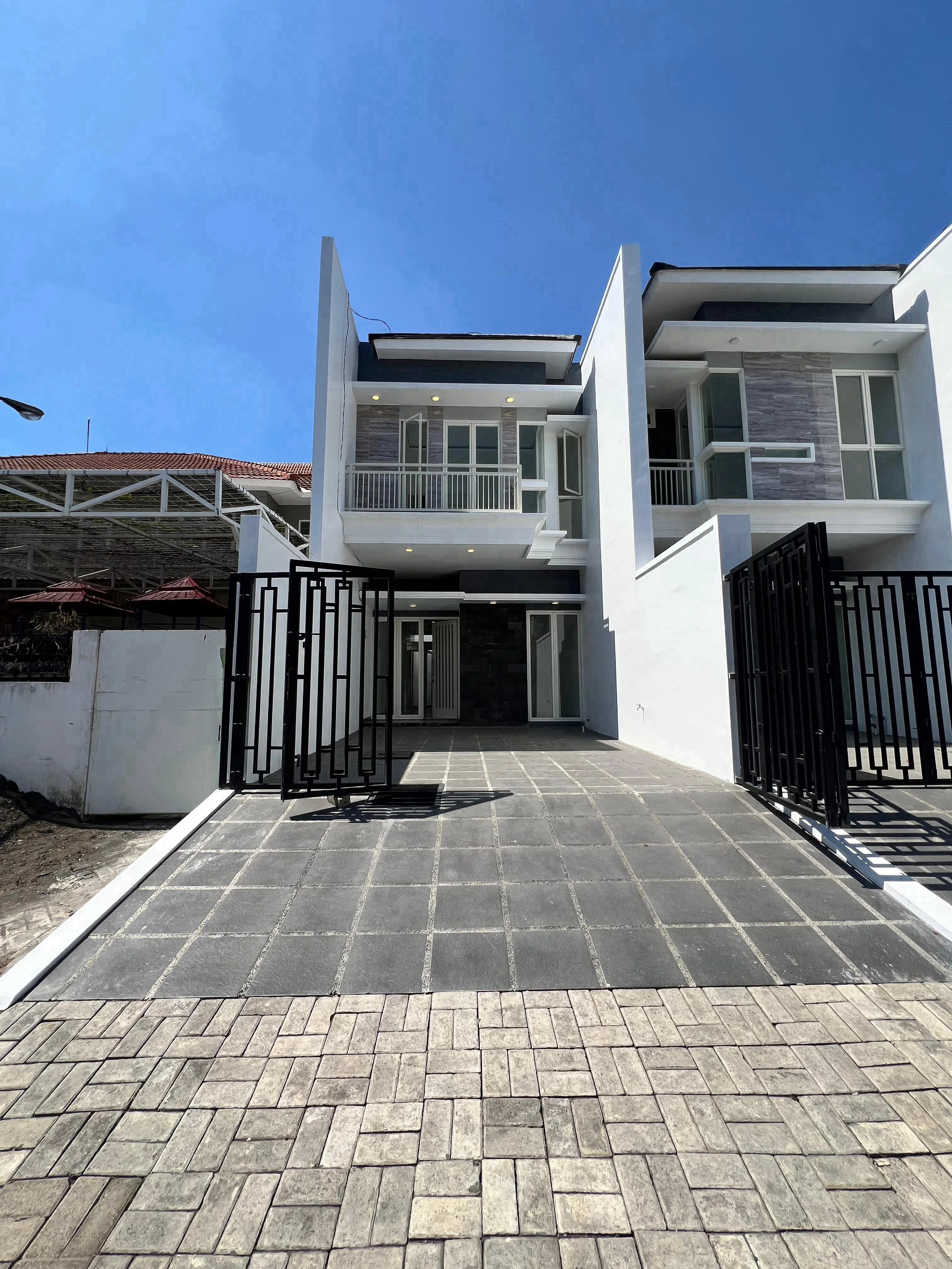 Dijual-Rumah-Baru-Modern-Minimalis-2-Lantai-di-Jemursari-Selatan-Surabaya-Selatan
