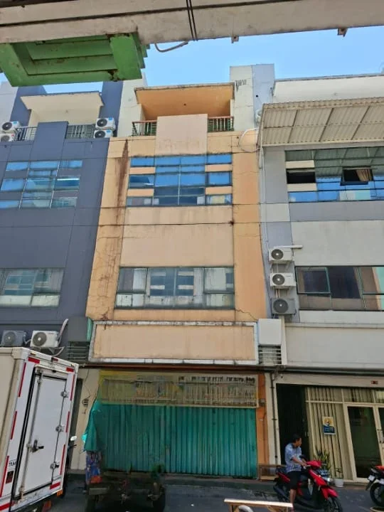 Dijual Ruko 4 Lantai Lokasi Strategis di Jl. Mayjend Sungkono Surabaya Barat - Image 1