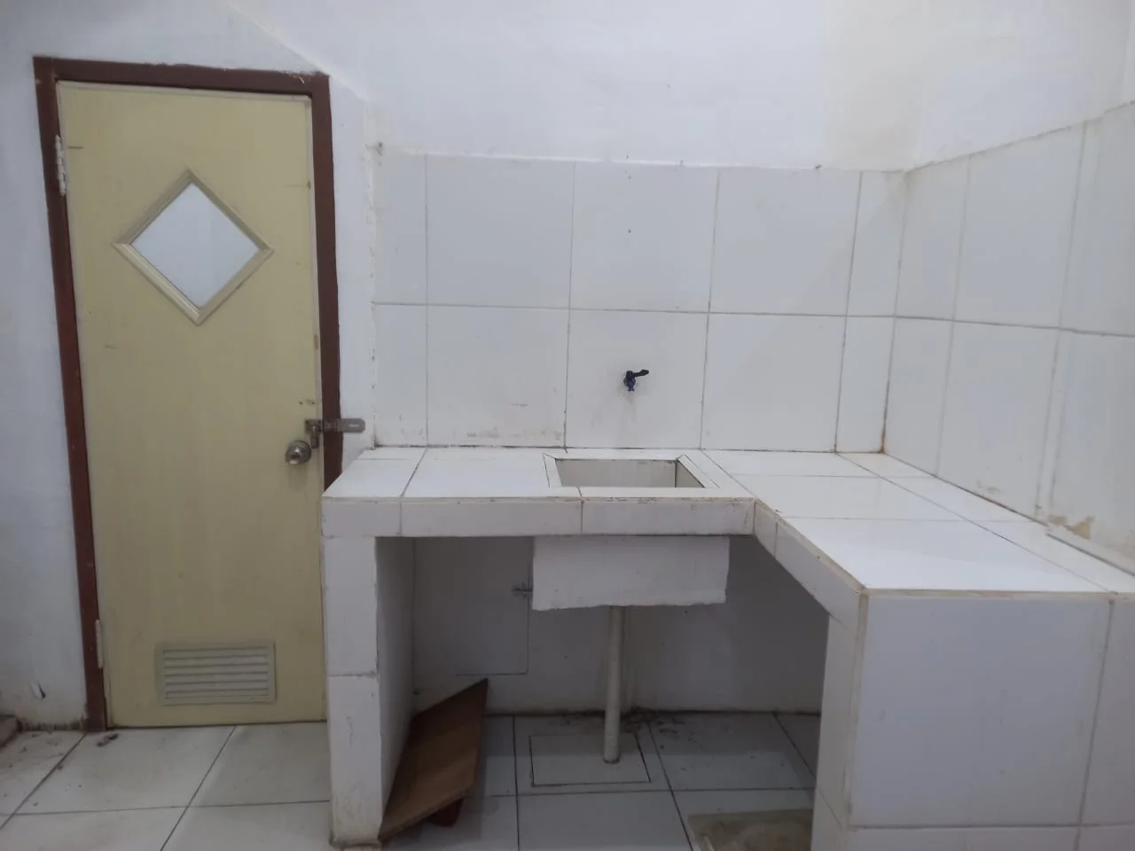 DISEWAKAN RUMAH STRATEGIS PETEMON SURABAYA PUSAT - Thumbnail 2