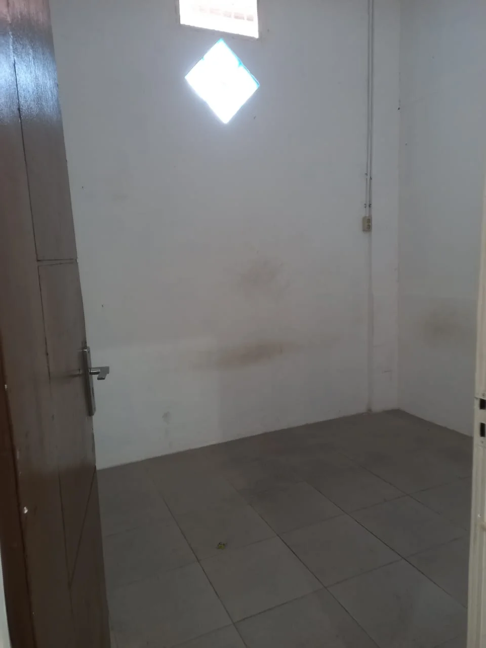 DISEWAKAN RUMAH STRATEGIS PETEMON SURABAYA PUSAT - Thumbnail 4