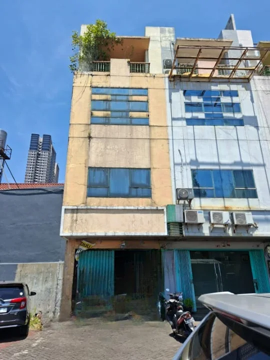 Dijual-Ruko-4-Lantai-Lokasi-Strategis-di-Mayjend-Sungkono-Surabaya-Barat