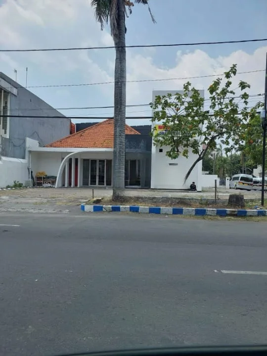 Disewakan-Rumah-Strategis-di-Jl