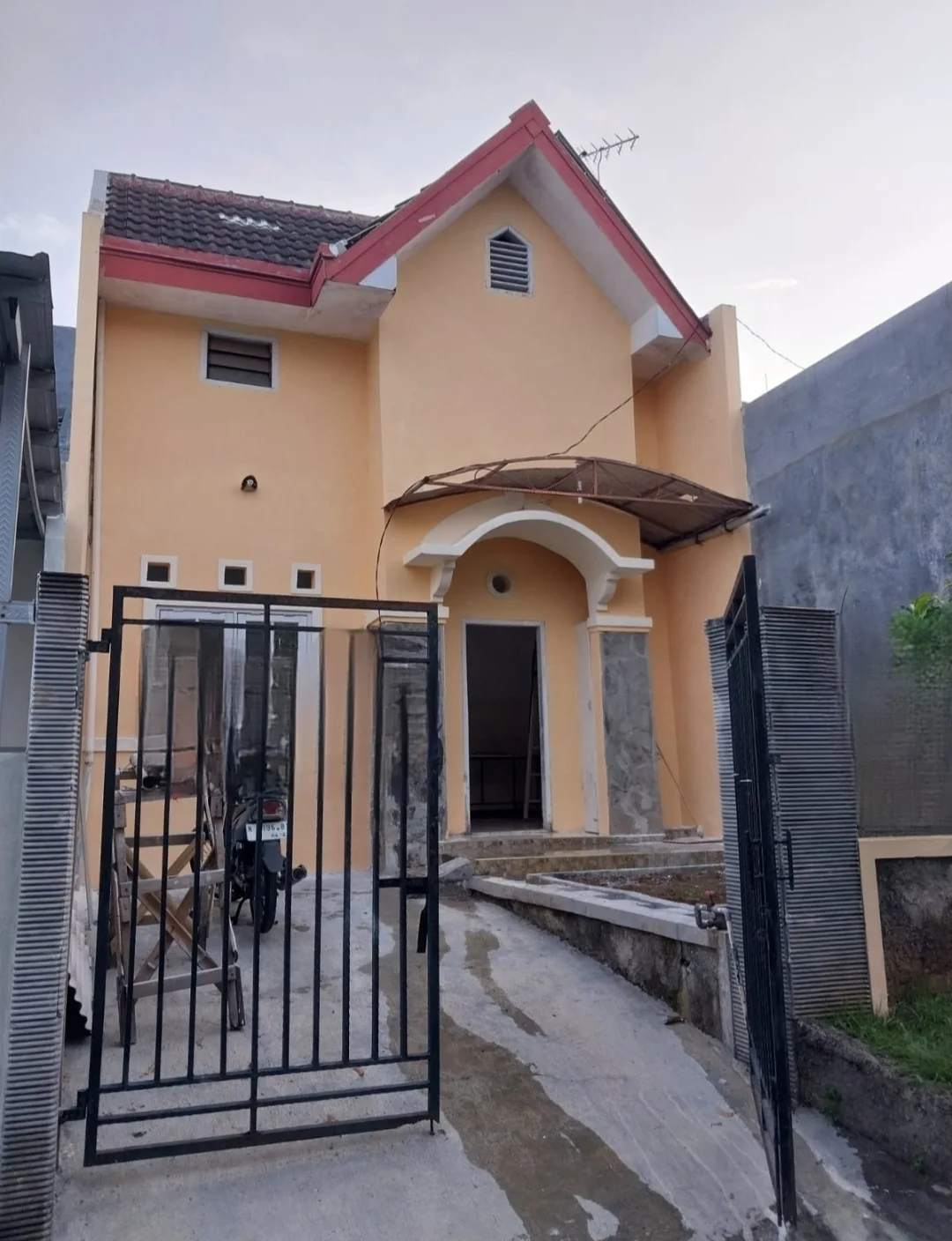 Dijual-Rumah-Lokasi-Strategis-di-Tidar-Villa-Estate-Malang