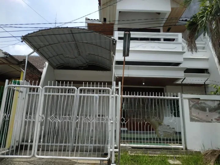 Jual dan Sewa Rumah Murah 2 Lantai Siap Huni Strategis di Darmo Baru Barat Surabaya Barat - Image 1
