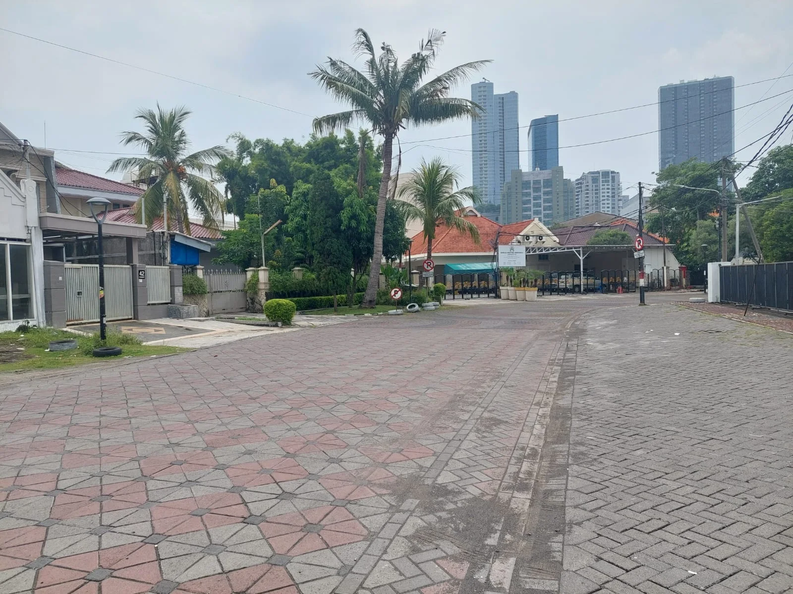 Disewakan Rumah Usaha Lokasi Strategis di Pregolan Bunder Surabaya Pusat - Thumbnail 3