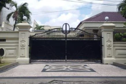 Dijual-Rumah-Mewah-Strategis-di-Jemur-Andayani-Surabaya-Selatan