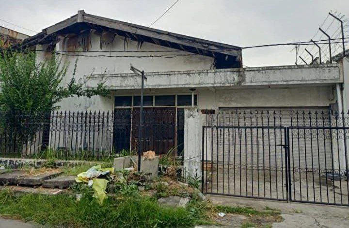 Dijual-Rumah-Lokasi-Strategis-di-Manyar-Rejo-Surabaya-Timur