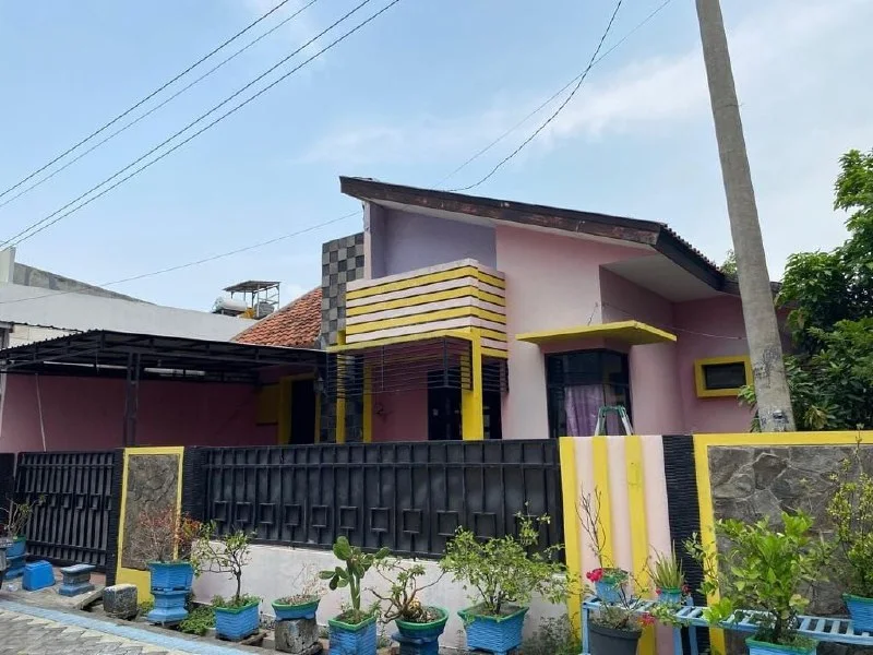 Dijual-Rumah-Lokasi-Strategis-di-Jl