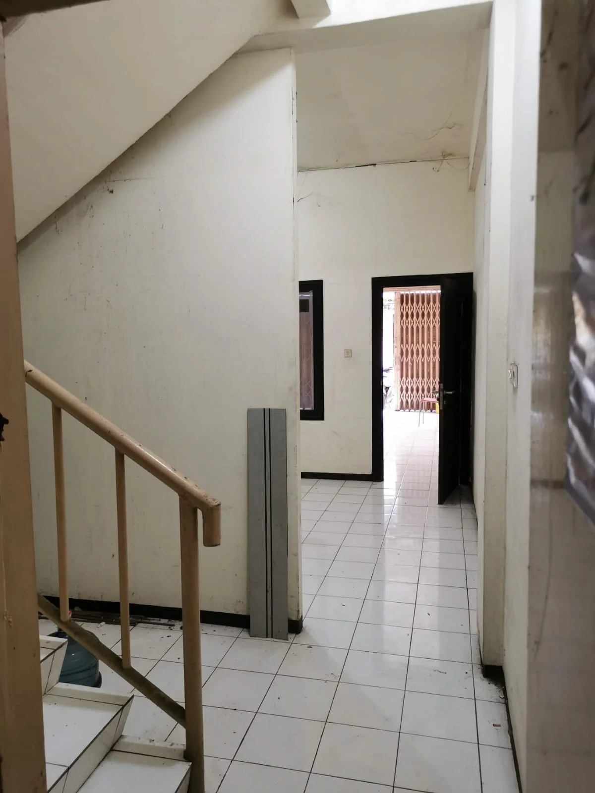 Jual Ruko 3,5 Lantai di Rukun Megah Indah Lokasi Komersial Strategis Raya Ngagel Selatan - Bratang Surabaya Timur - Thumbnail 3