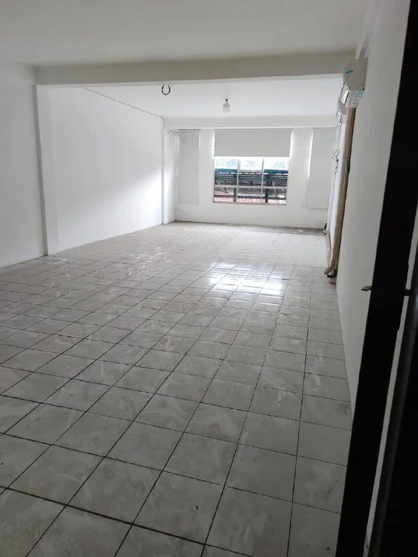 Disewakan Ruko 2 Jejer 3.5 Lantai Nol Jalan Raya Kembar Kenjeran Surabaya Utara - Thumbnail 4