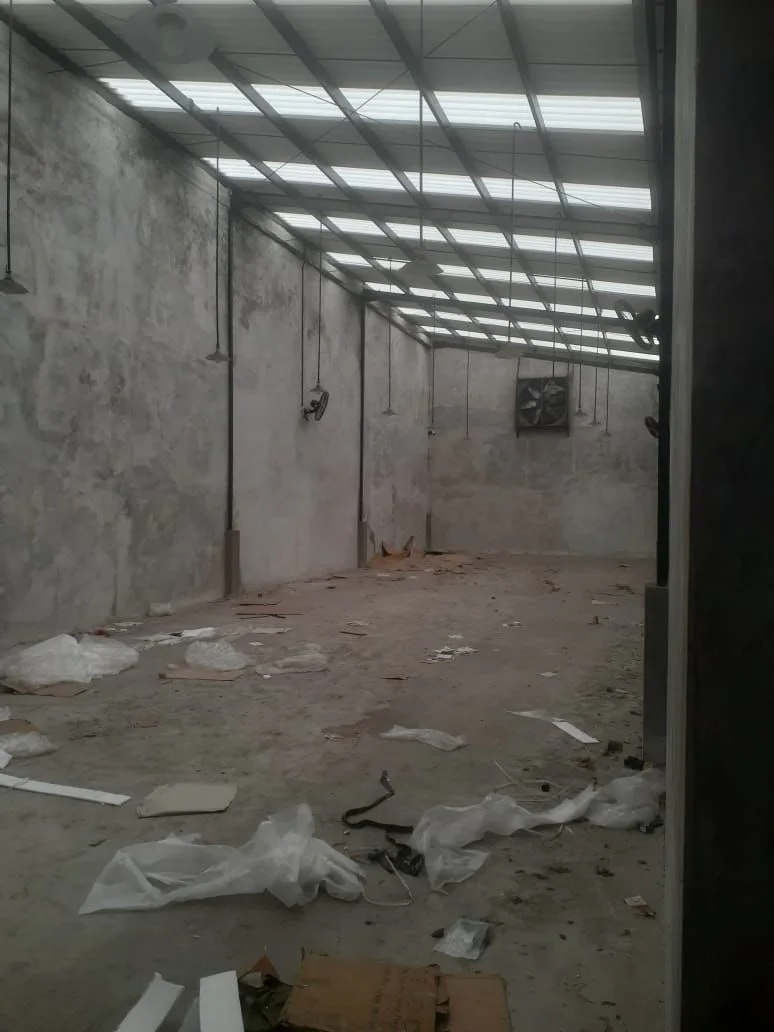 Disewakan Rumah Usaha Ex Supermarket Raya Menganti Lokasi Strategis Surabaya Barat - Thumbnail 3