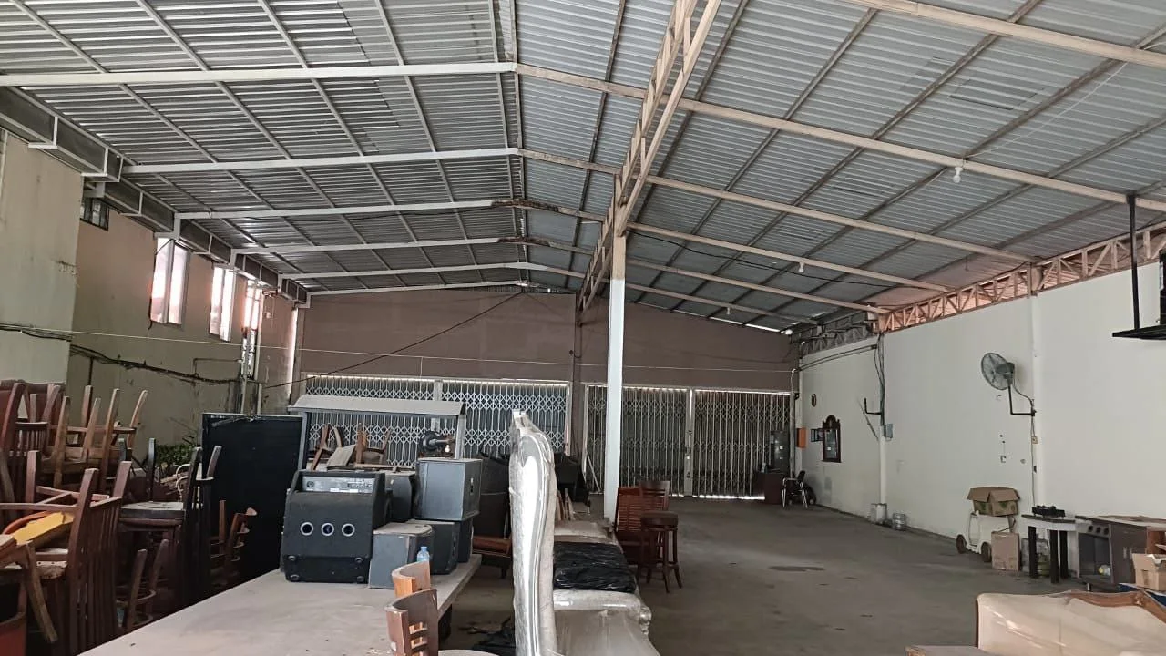 Disewakan Gedung Ex Showroom di Kertajaya Surabaya Timur - Thumbnail 2