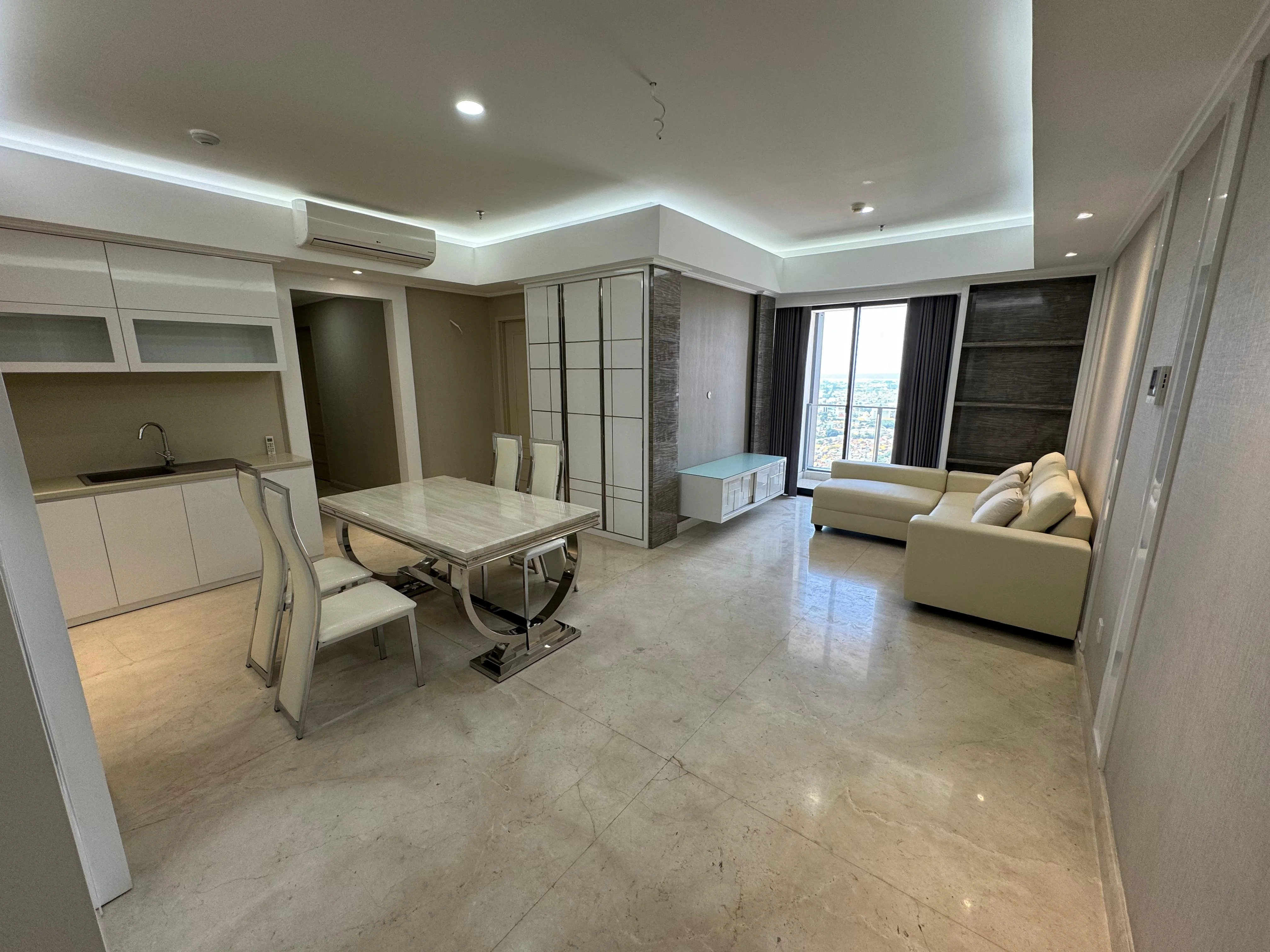 Dijual Apartment Full Furnish Mewah di The Peak Residence Surabaya Pusat - Image 1