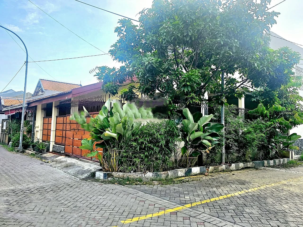 Dijual Rumah Strategis di Bendul Merisi Surabaya Selatan