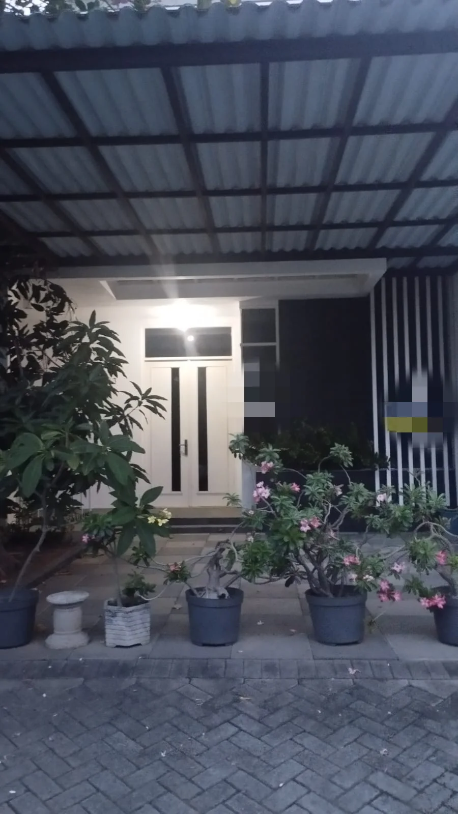 Dijual Rumah Siap Huni di Royal Residence Surabaya Barat