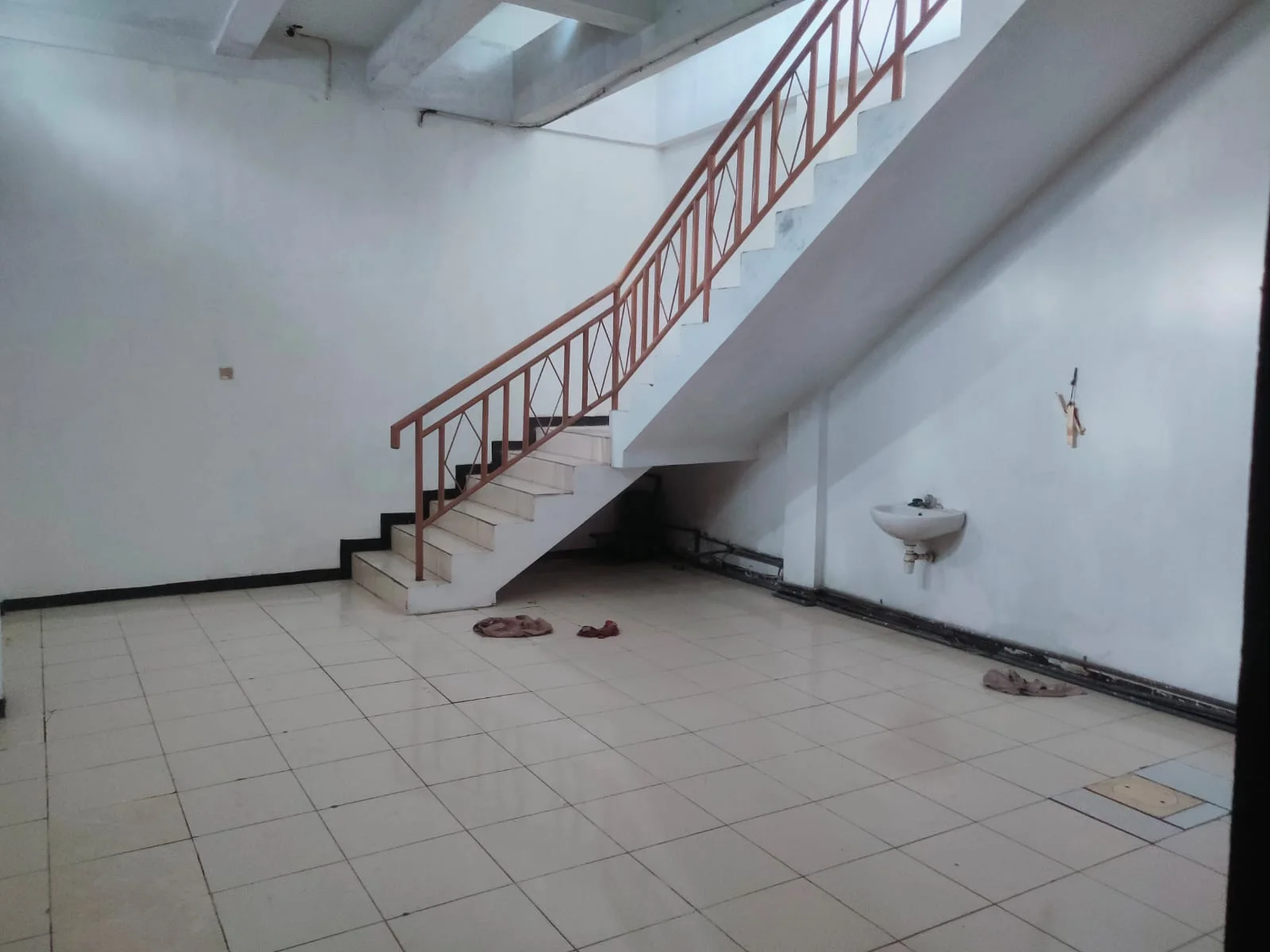Disewakan Ruko Strategis Fira 51 di Raya Kenjeran Surabaya Utara – 3,5 Lantai Dekat Pusat Bisnis - Image 1