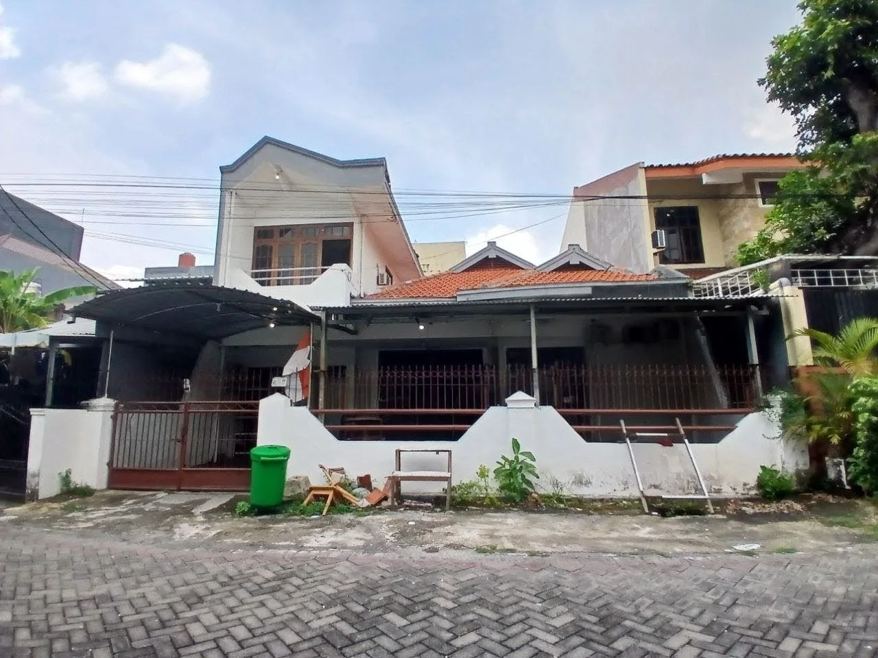 Di Sewakan Rumah (Ex Kantor) Lokasi Strategis di Ngagel Tama Tengah, Surabaya Timur
