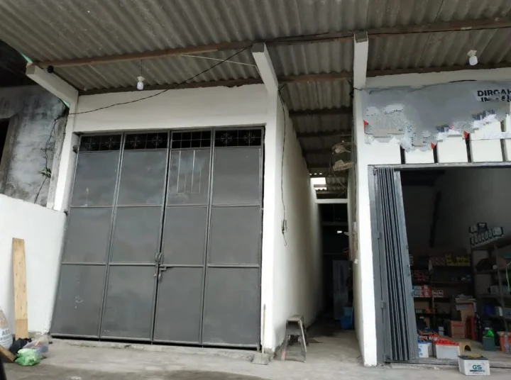 Sewa Ruko Murah 1 Lantai Strategis di Nambangan, Surabaya Utara - Image 1