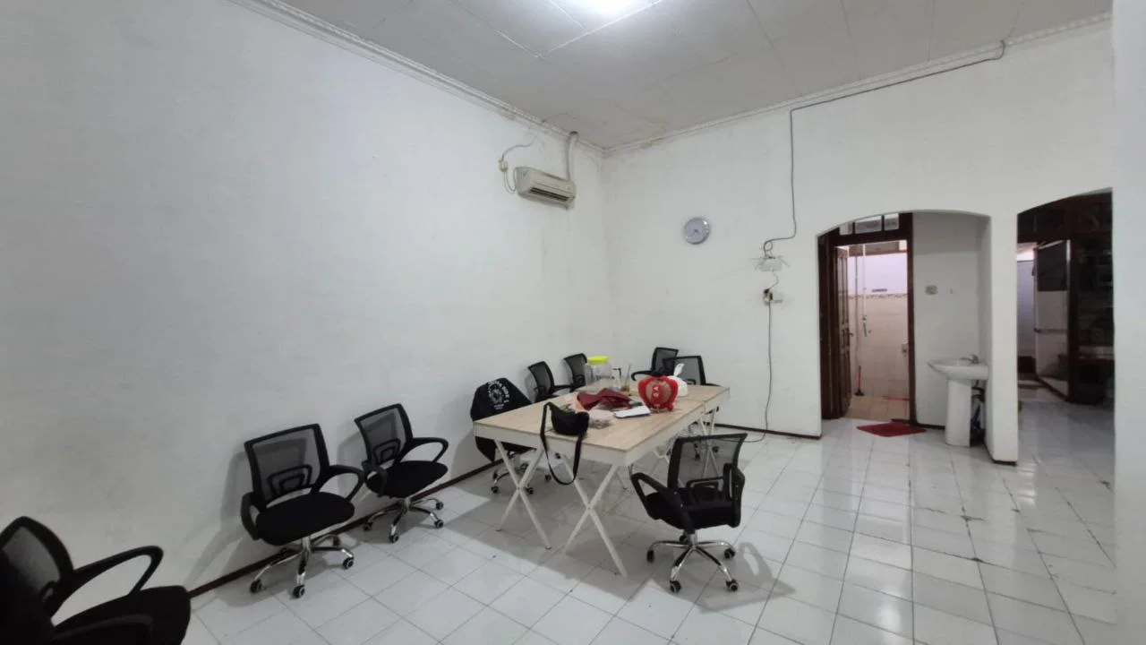 Disewakan Rumah Ex Kantor Siap Pakai di Ngagel Tama Tengah Surabaya Timur - Thumbnail 2