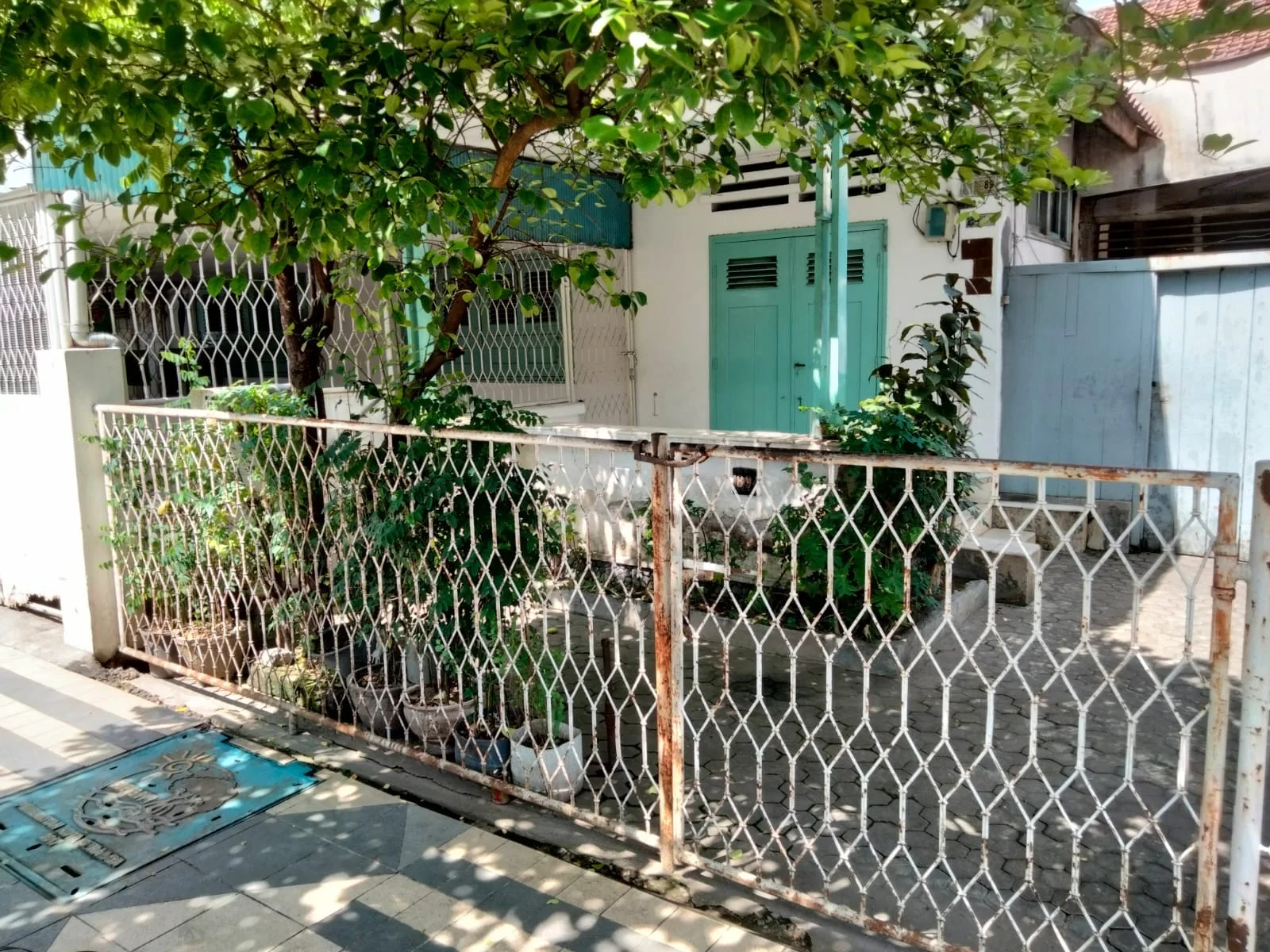 Dijual / Disewakan Rumah Klasik di Jl. Tambaksari Surabaya Utara – Cocok untuk Cafe Bernuansa Rumah Kuno - Thumbnail 4