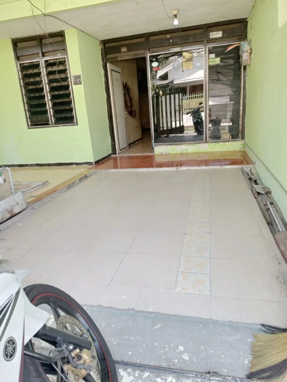 Dijual Rumah Hitung Tanah Strategis di Darmo Indah Barat Surabaya Barat