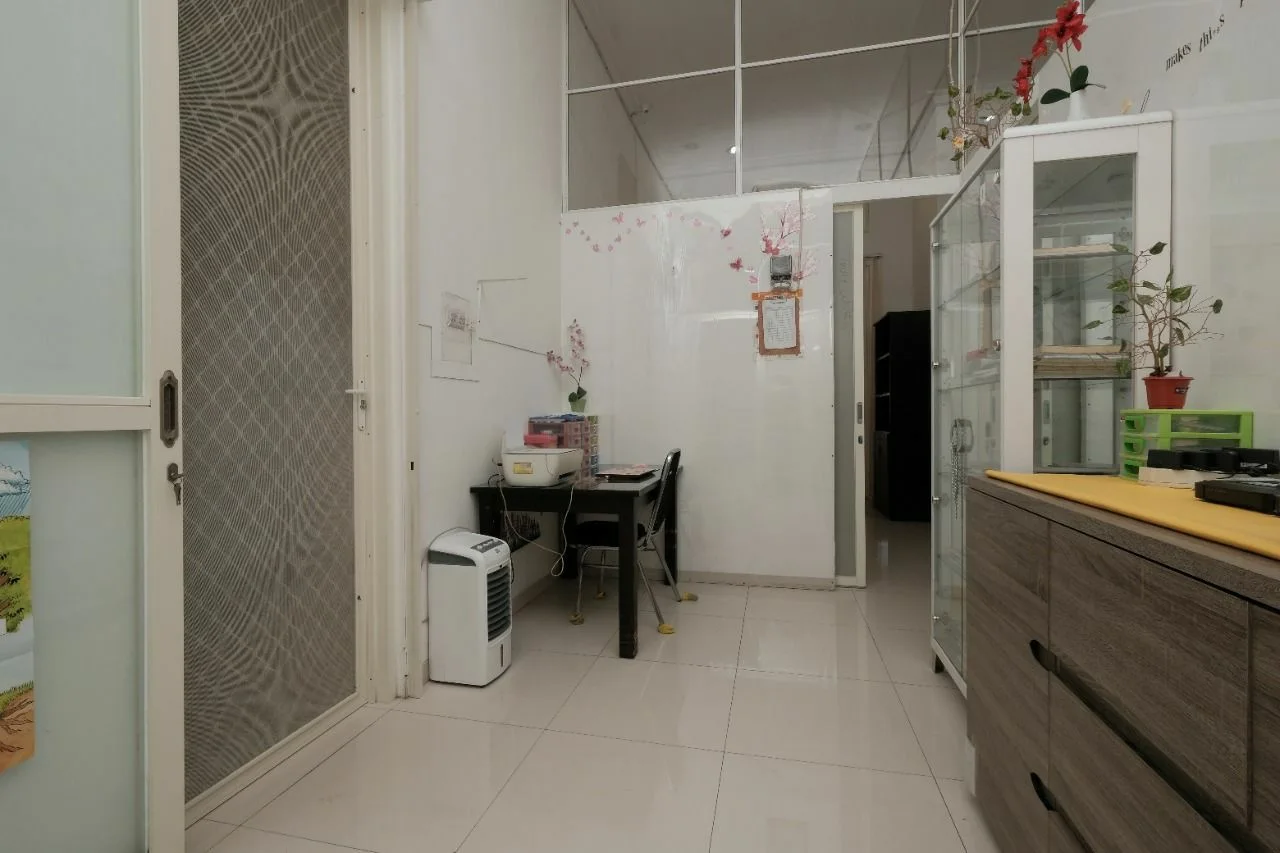 Dijual / Disewakan Rumah Bentuk Kantor di Jalan Perum Nirwana Eksekutif Surabaya Timur – Siap Pakai dan Strategis - Thumbnail 2
