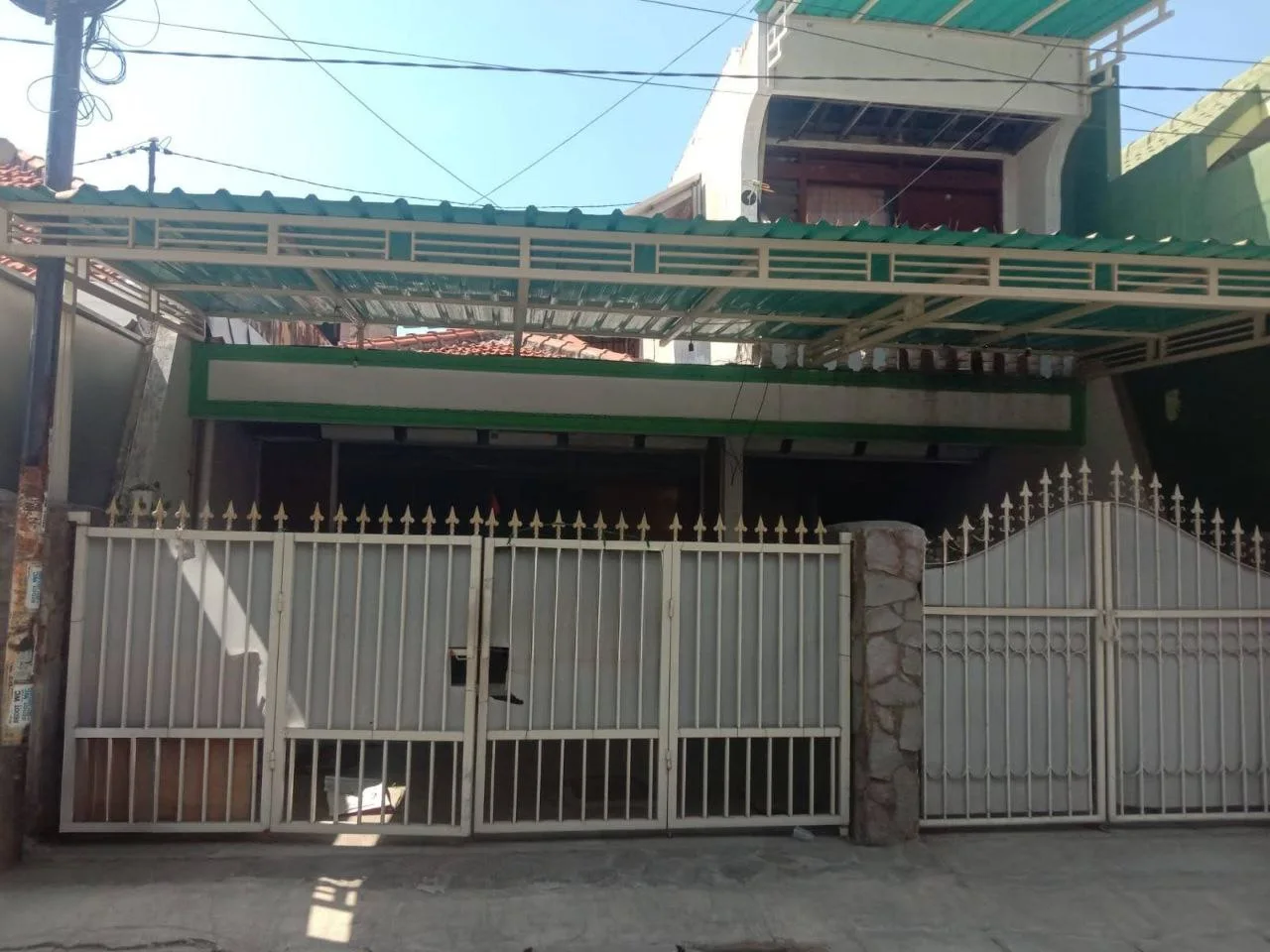 Dijual Rumah Strategis di Kutisari Utara Surabaya Timur