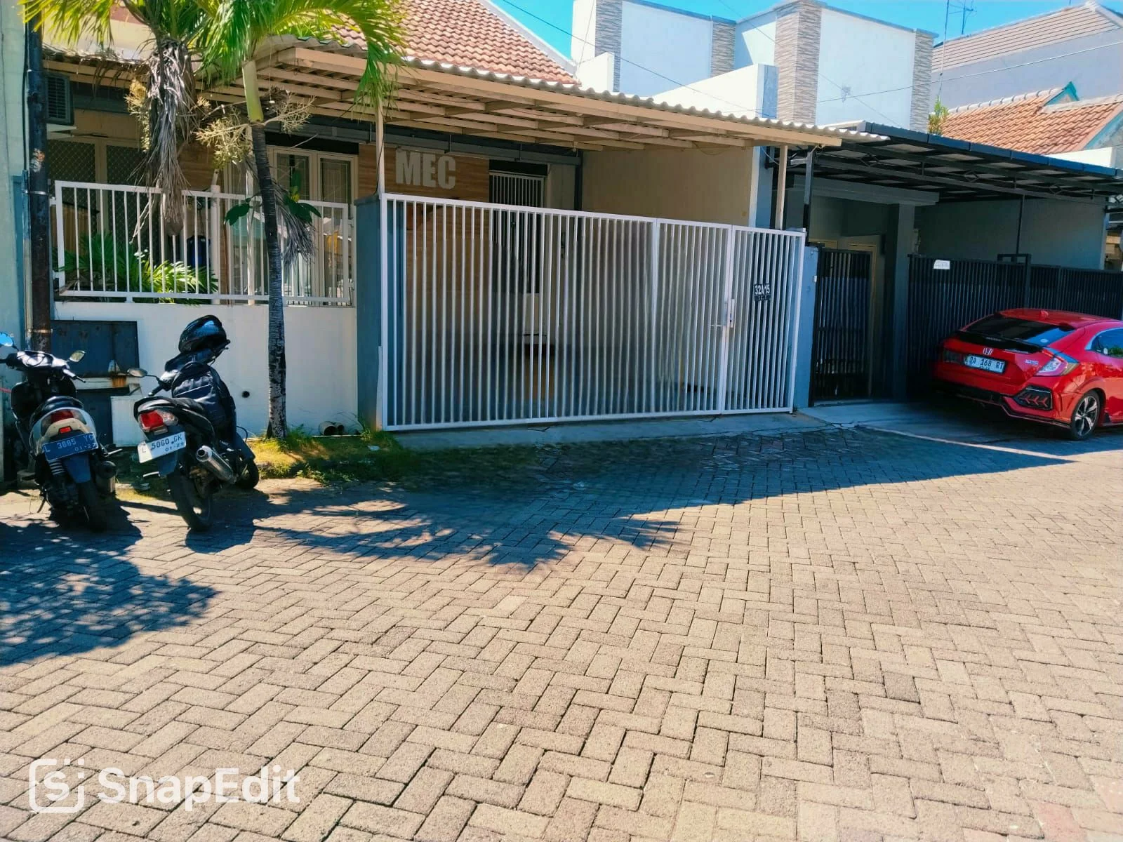Dijual / Disewakan Rumah Usaha Siap Pakai di Wonorejo Permai Selatan Surabaya Timur - Image 1