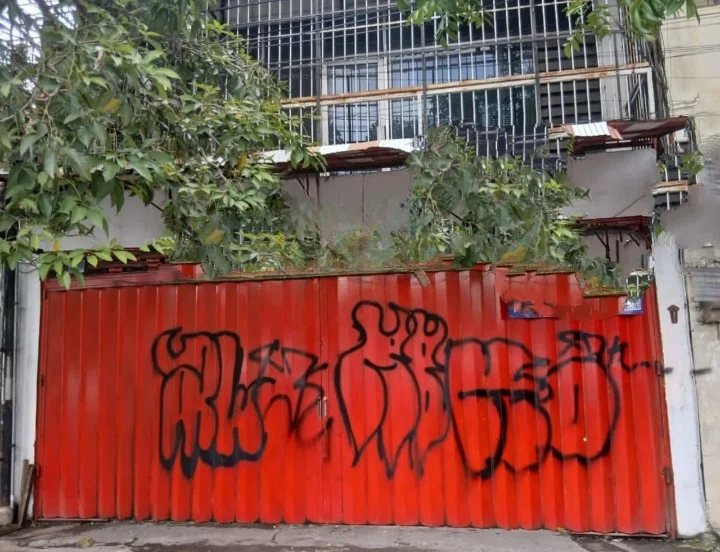 Sewa Ruko 3 Lantai Strategis Murah Pengampon Surabaya - Image 1