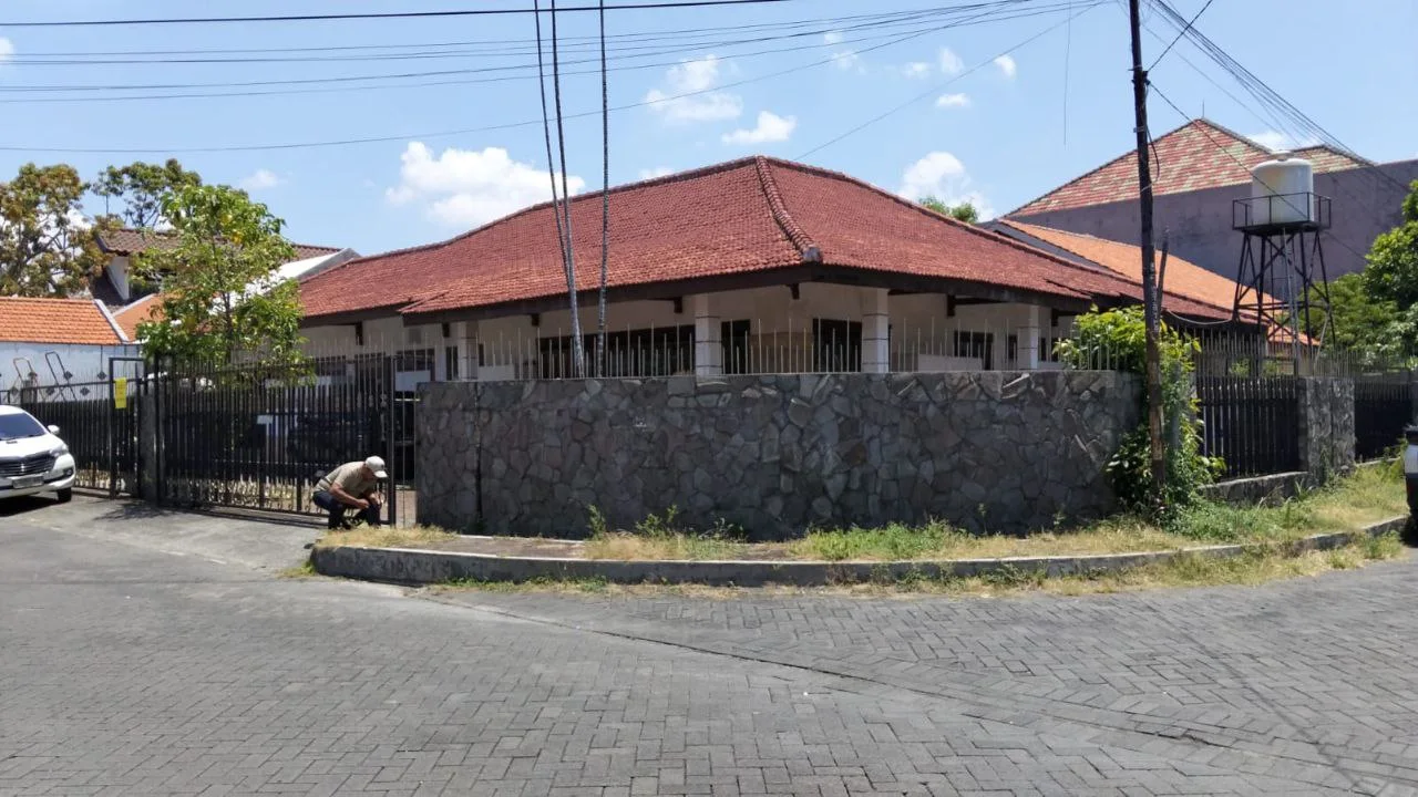 Dijual Rumah Semi Furnish di Jemursari Utara Surabaya Selatan - Thumbnail 8