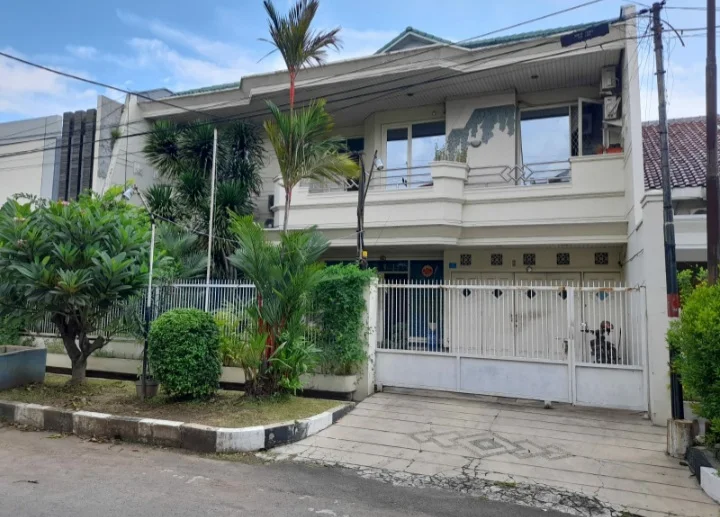 Dijual Rumah Bagus Siap Huni di Hunian Darmo Baru Surabaya Barat