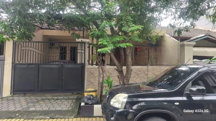 Dijual/Disewakan Rumah Siap Huni di Lokasi Strategis – Barata Jaya, Surabaya Timur