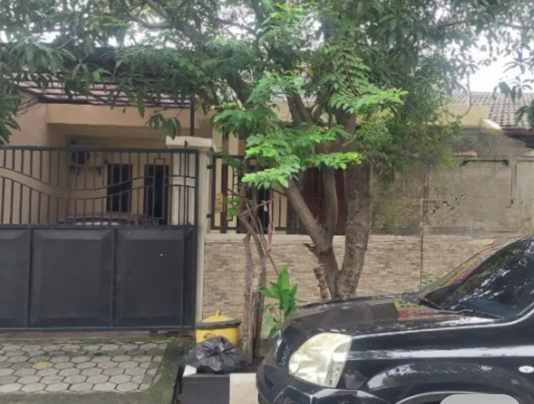 Jual / Sewa Rumah BarataJaya Lokasi Strategis Surabaya