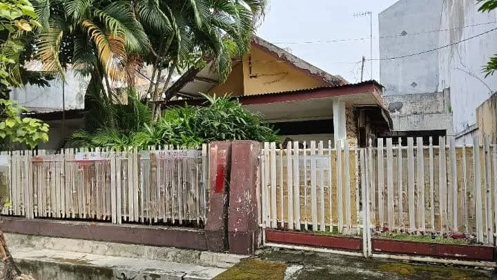 Dijual Rumah Lokasi Strategis di Ngagel Jaya Tengah, Surabaya Timur