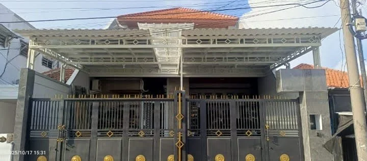 Dijual Rumah Baru Gress di Petemon, Surabaya Barat