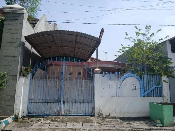 Dijual Murah Rumah Lokasi Strategis di Petemon, Surabaya Barat