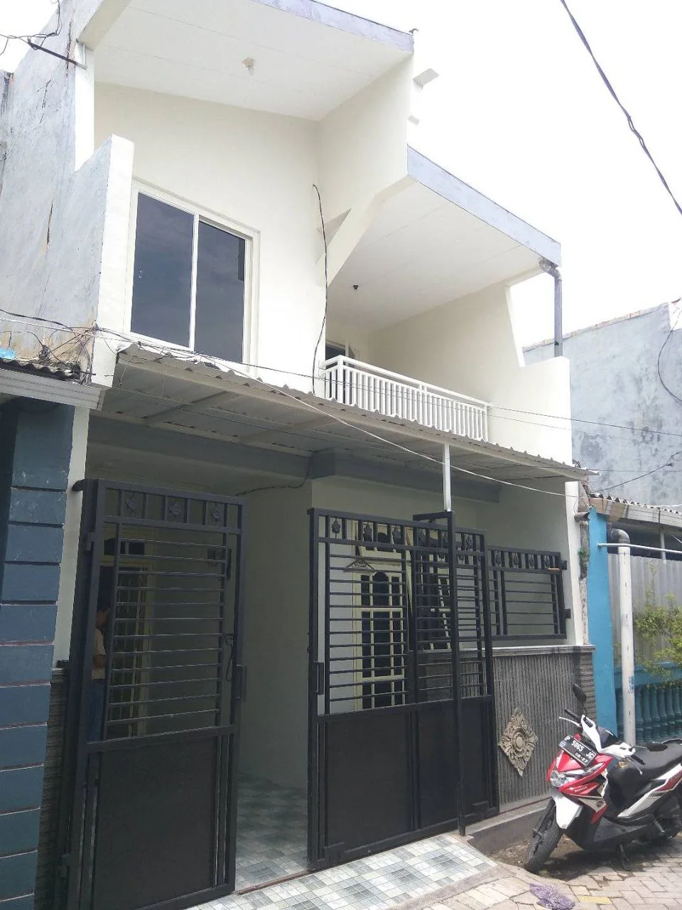 Dijual Rumah 2 Lantai Lokasi Strategis di Candi Lontar Surabaya Barat - Image 1