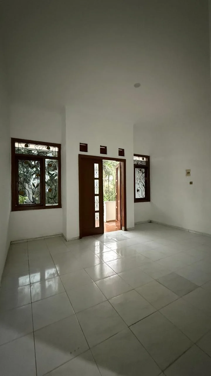 Dijual Ruko Dua Lantai Siap Huni di Kawasan Permata Jingga Kota Malang - Image 1