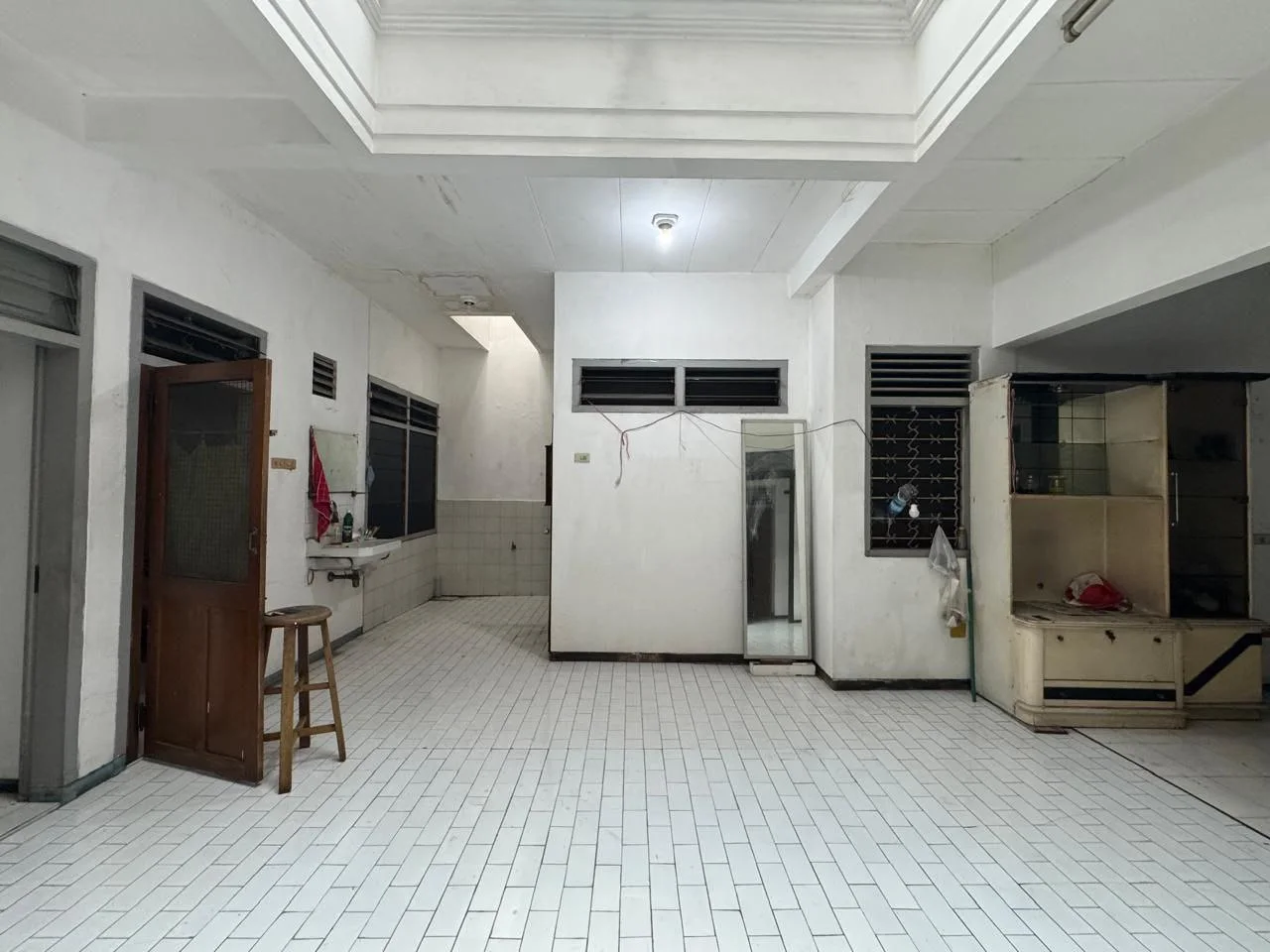 Dijual Rumah Luas dan Strategis di Ngagel Jaya Utara Surabaya Timur - Thumbnail 6