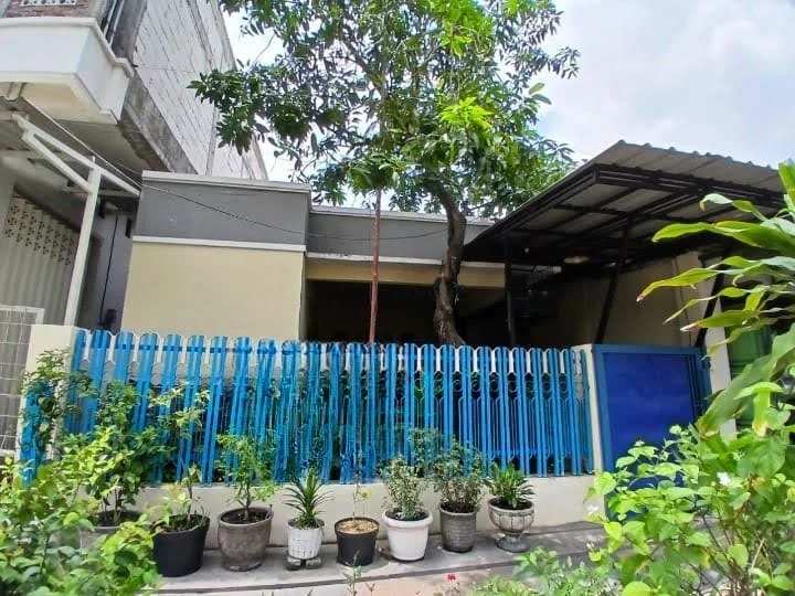 Dijual Rumah lokasi Strategis di Raya Banjar Sugihan Surabaya Barat