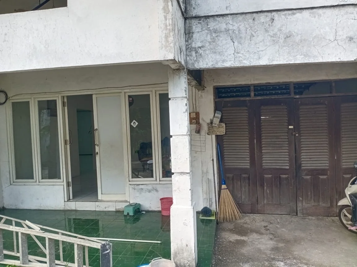 Rumah Luas Strategis Siap Huni