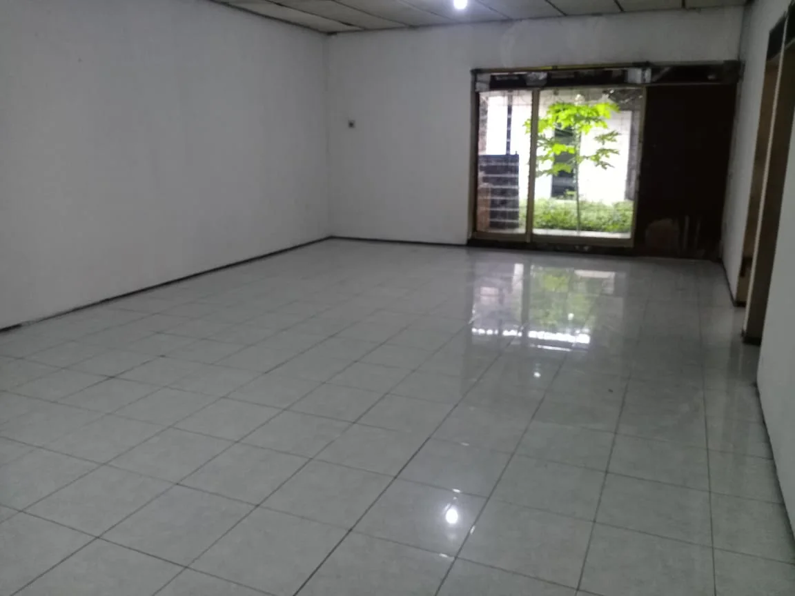 Dijual Rumah Luas Strategis Siap Huni di Surabaya Barat - Thumbnail 2
