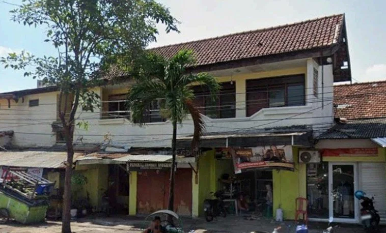 DILELANG RUMAH DI JL. KARANG MENJANGAN GUBENG SURABAYA — DEKAT UNIVERSITAS AIRLANGGA