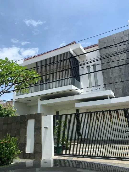 Dijual Rumah Mewah Strategis Siap Huni Lokasi Surabaya Timur