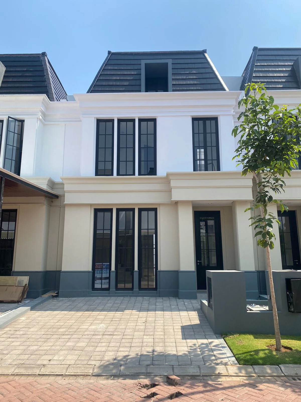 Jual Rumah Mewah Murah White House Lokasi Premium Dian Istana Surabaya Barat