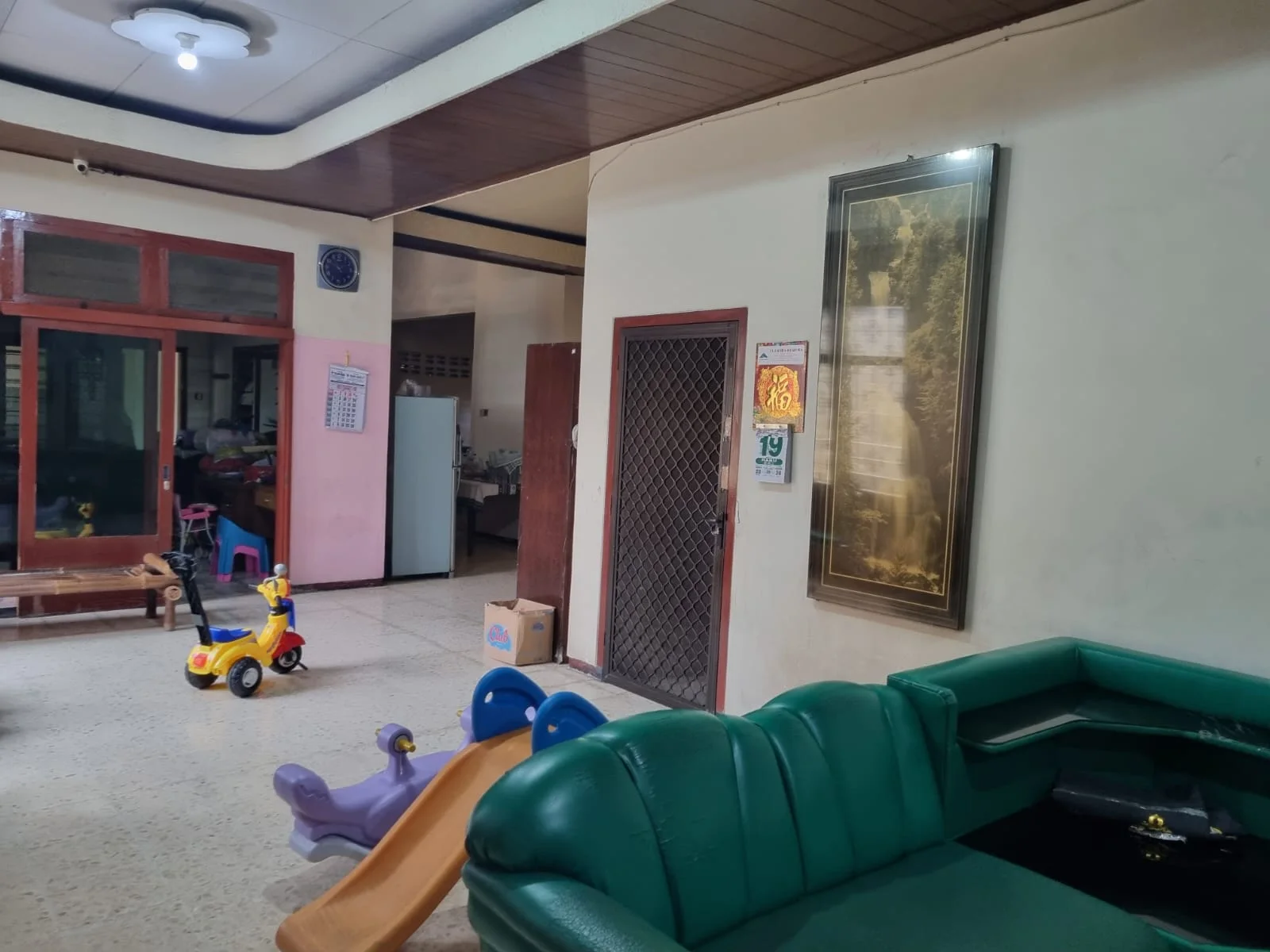 DIJUAL RUMAH Jl. Petemon, Surabaya – Lebar Besar 13 Meter + Bonus Gudang 500 m²