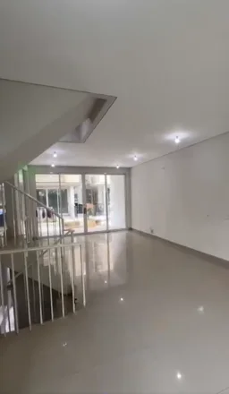 Dijual Rumah Mewah 3 Lantai di Wisata Bukit Mas Surabaya Barat - Thumbnail 5